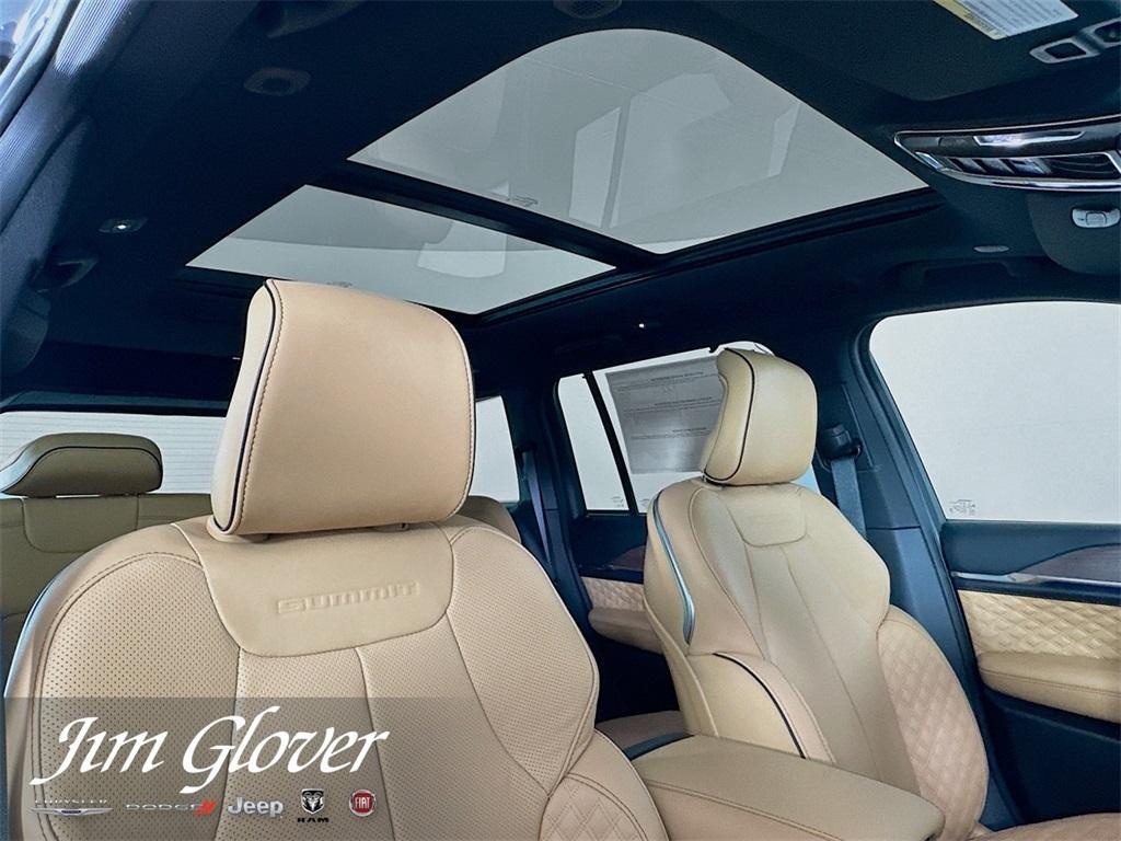 new 2025 Jeep Grand Cherokee car, priced at $60,523