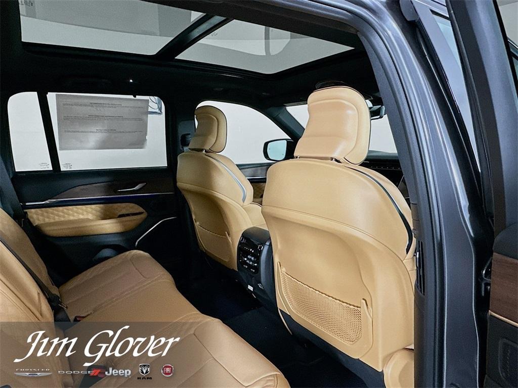 new 2025 Jeep Grand Cherokee car, priced at $60,523