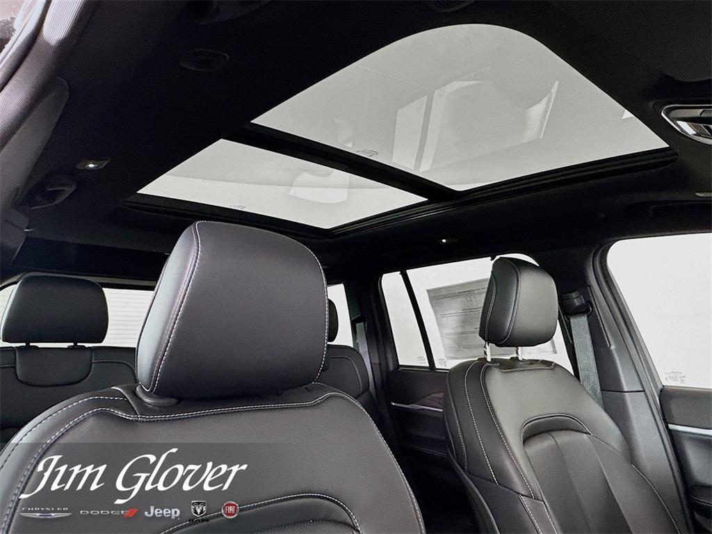 new 2025 Jeep Grand Cherokee car, priced at $49,034