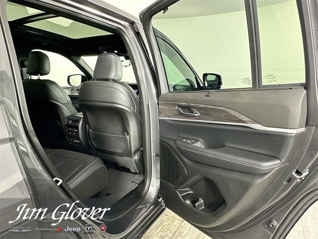 new 2025 Jeep Grand Cherokee car, priced at $49,034