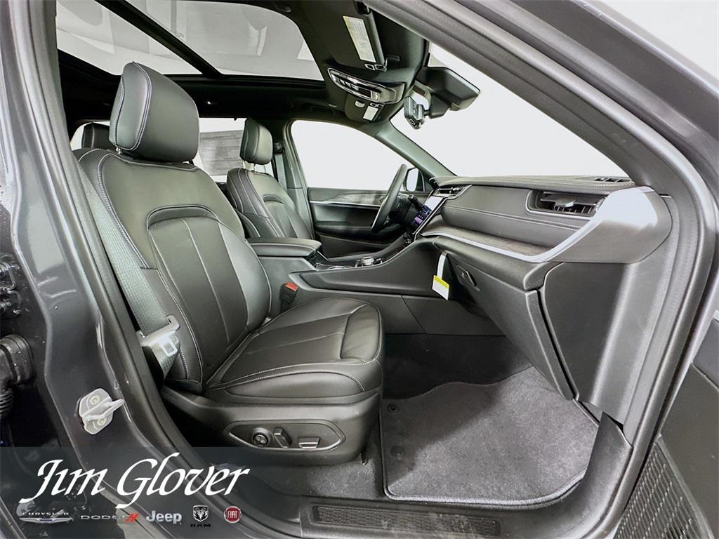 new 2025 Jeep Grand Cherokee car, priced at $49,034