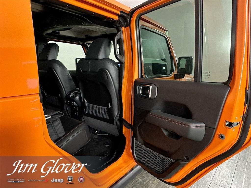 new 2025 Jeep Gladiator car, priced at $53,826