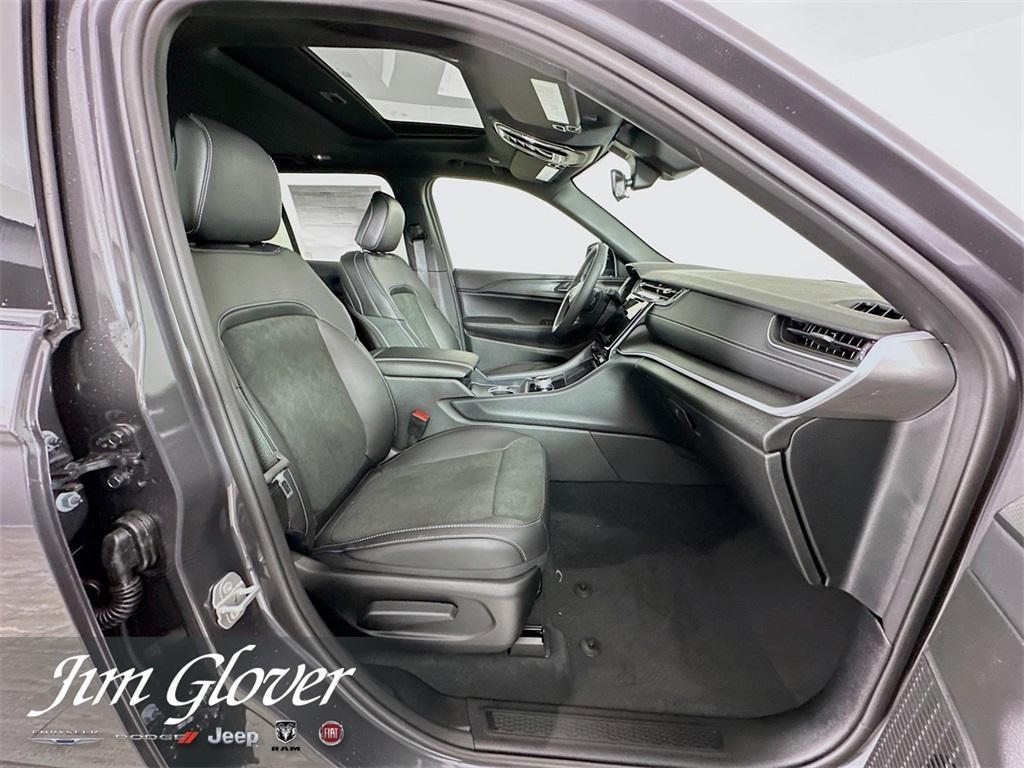 new 2025 Jeep Grand Cherokee car, priced at $41,474