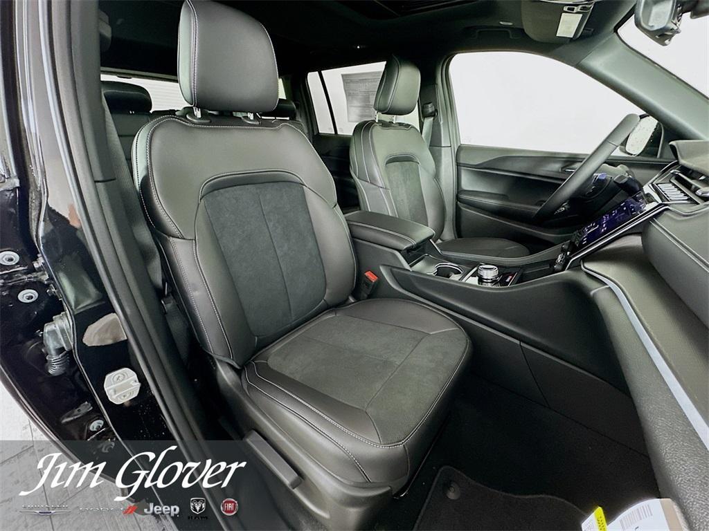 new 2025 Jeep Grand Cherokee L car, priced at $43,575