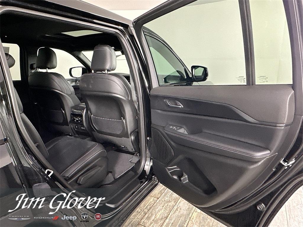 new 2025 Jeep Grand Cherokee L car, priced at $43,575