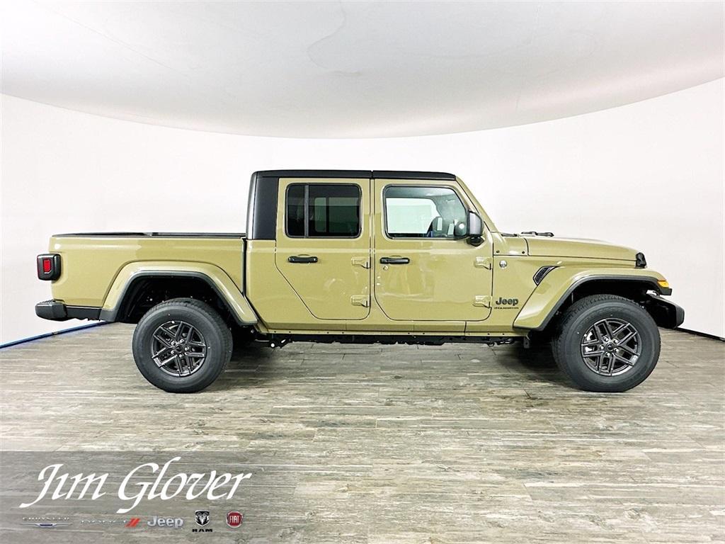new 2025 Jeep Gladiator car, priced at $43,760