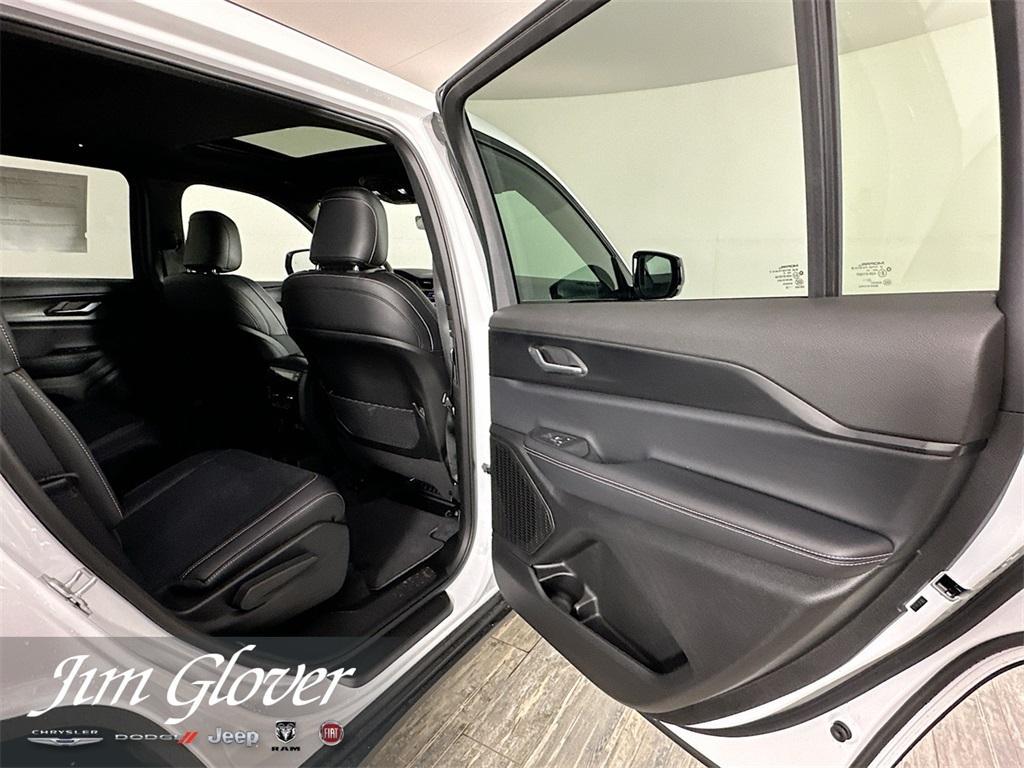 new 2025 Jeep Grand Cherokee L car, priced at $43,619