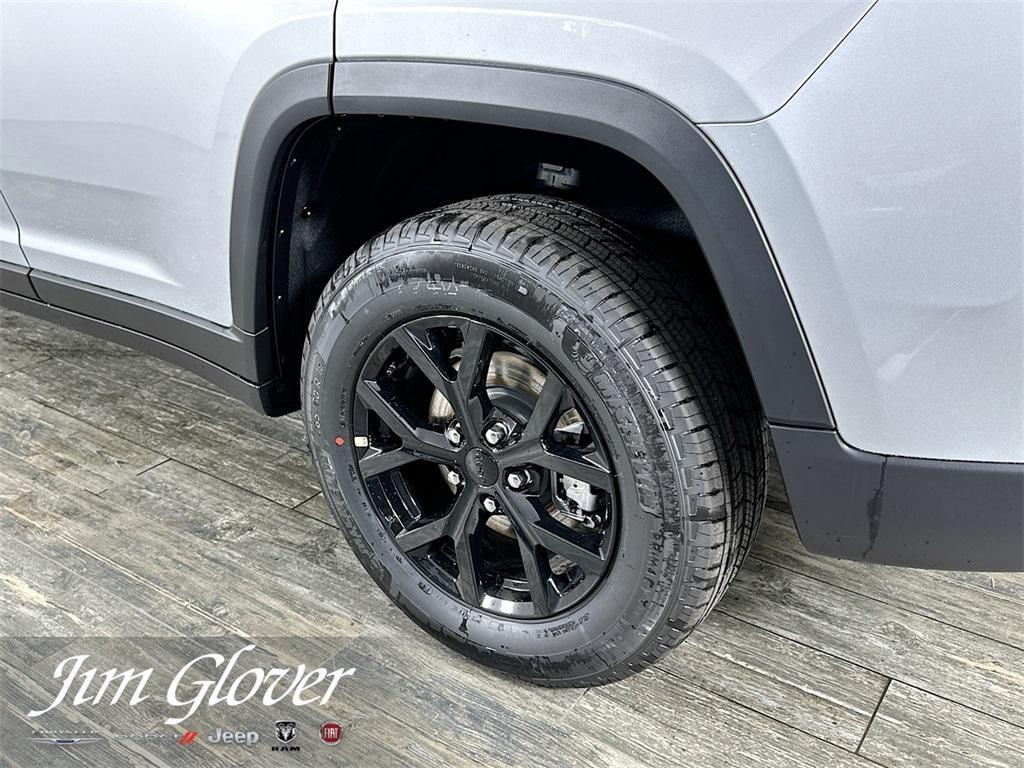 new 2025 Jeep Grand Cherokee car, priced at $42,907