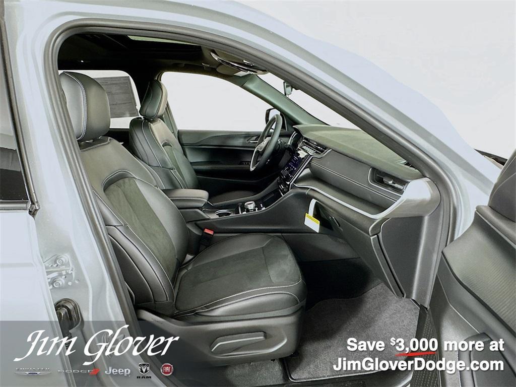 new 2025 Jeep Grand Cherokee car, priced at $42,974