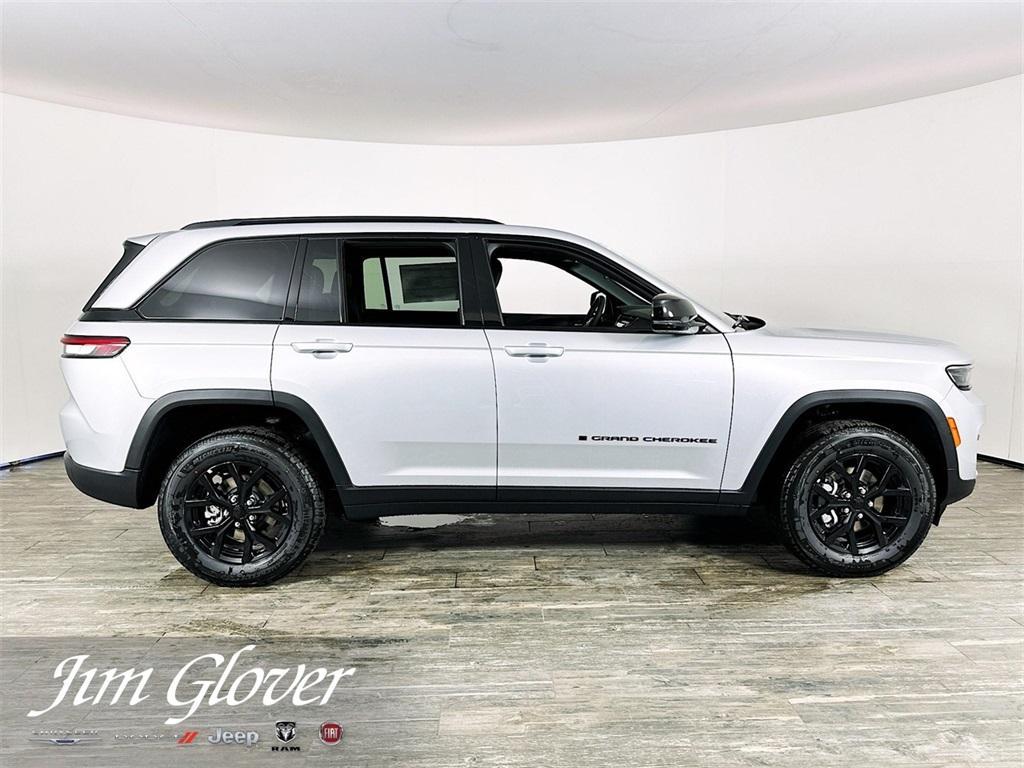 new 2025 Jeep Grand Cherokee car, priced at $42,907