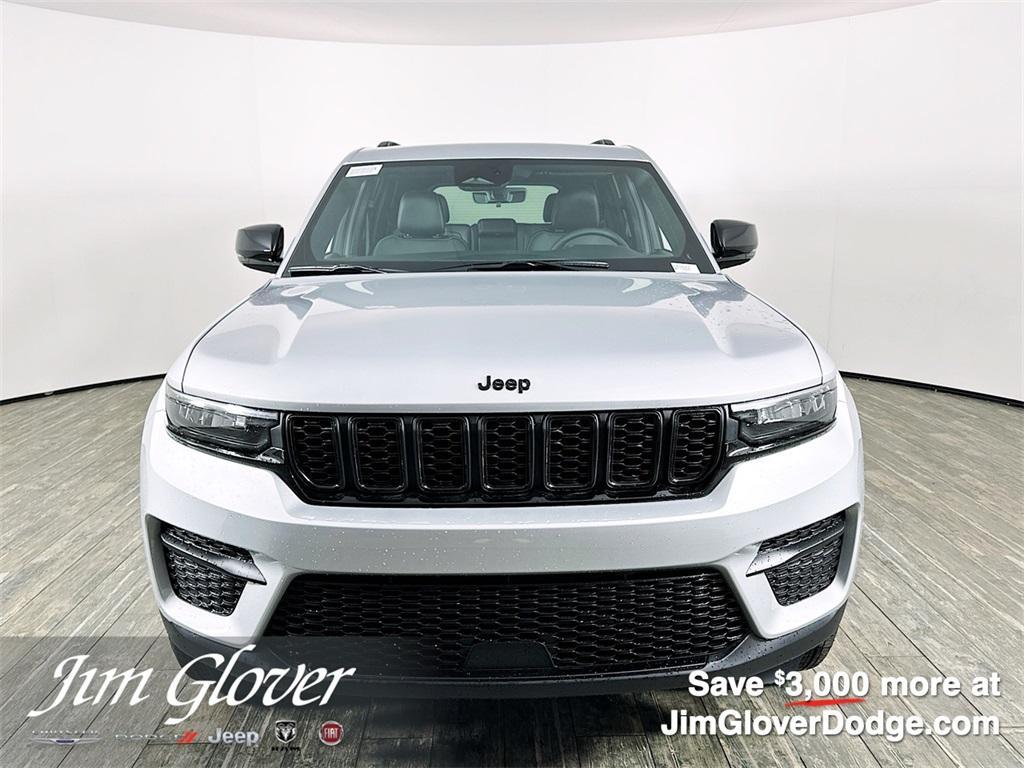 new 2025 Jeep Grand Cherokee car, priced at $42,974