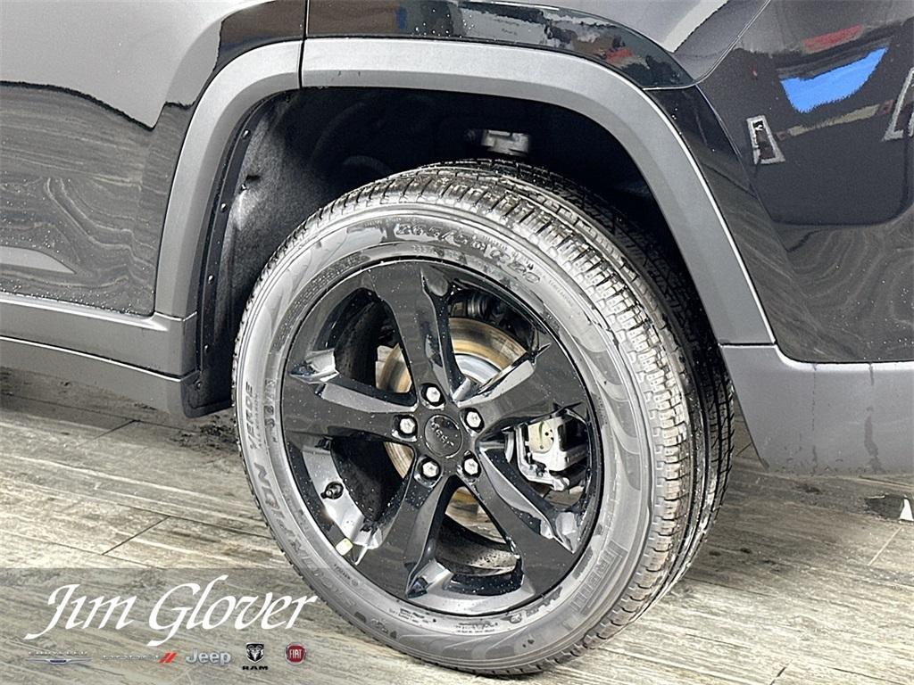 new 2025 Jeep Grand Cherokee car, priced at $46,638