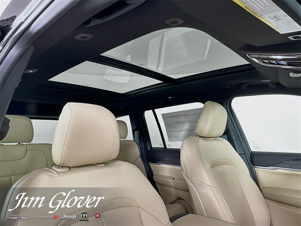 new 2025 Jeep Grand Cherokee car, priced at $46,638