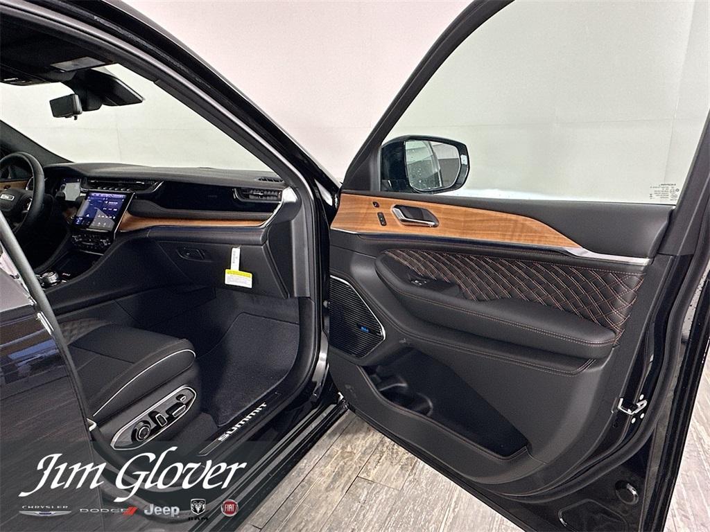 new 2025 Jeep Grand Cherokee L car, priced at $64,195
