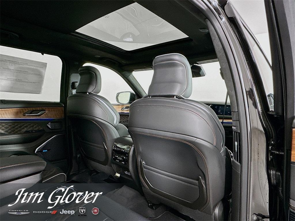 new 2025 Jeep Grand Cherokee L car, priced at $64,195