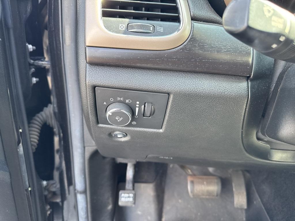 used 2014 Jeep Grand Cherokee car, priced at $14,594