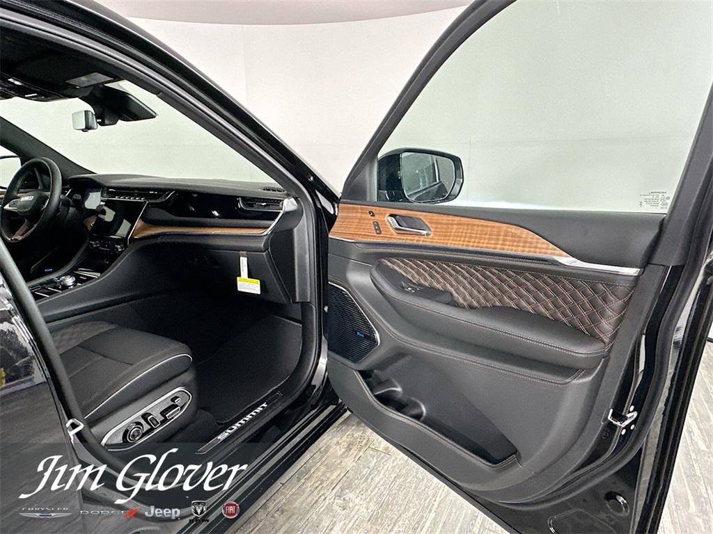 new 2025 Jeep Grand Cherokee L car, priced at $66,335