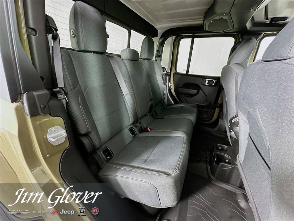new 2025 Jeep Gladiator car, priced at $40,738