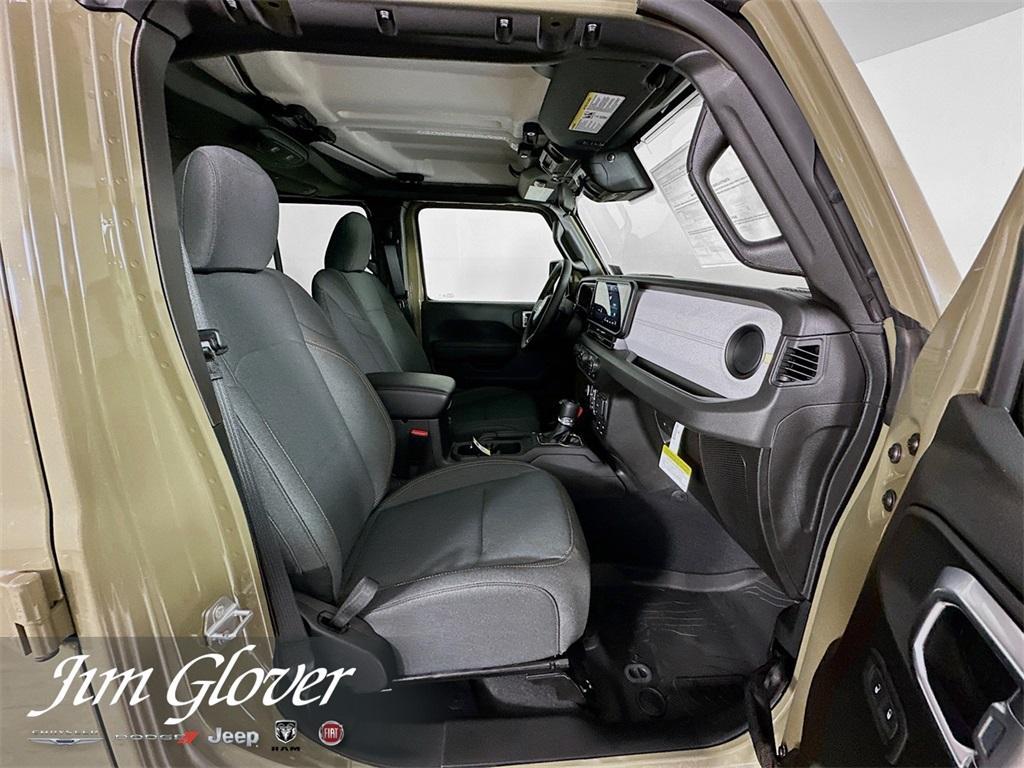 new 2025 Jeep Gladiator car, priced at $48,874