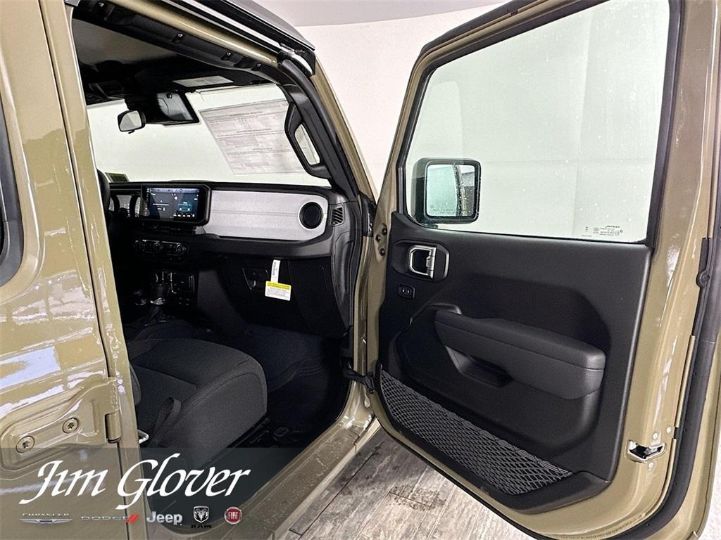 new 2025 Jeep Gladiator car, priced at $48,874