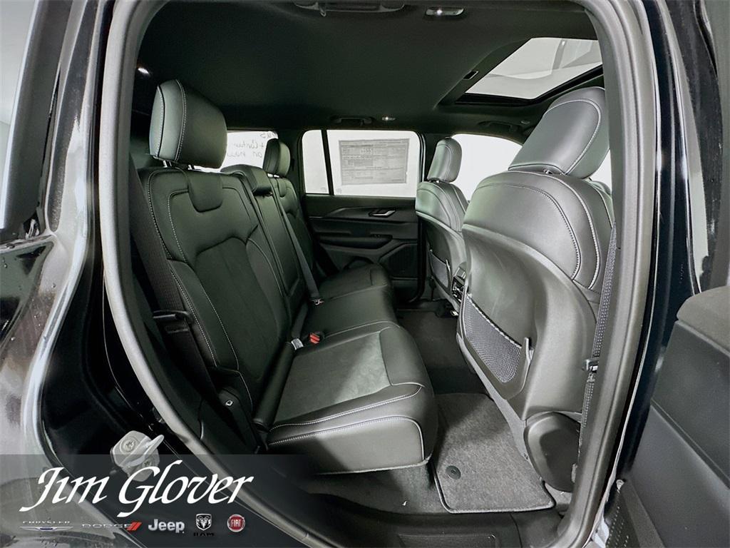 new 2025 Jeep Grand Cherokee car, priced at $39,827