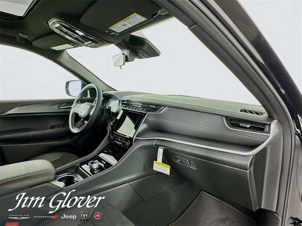 new 2025 Jeep Grand Cherokee car, priced at $39,827