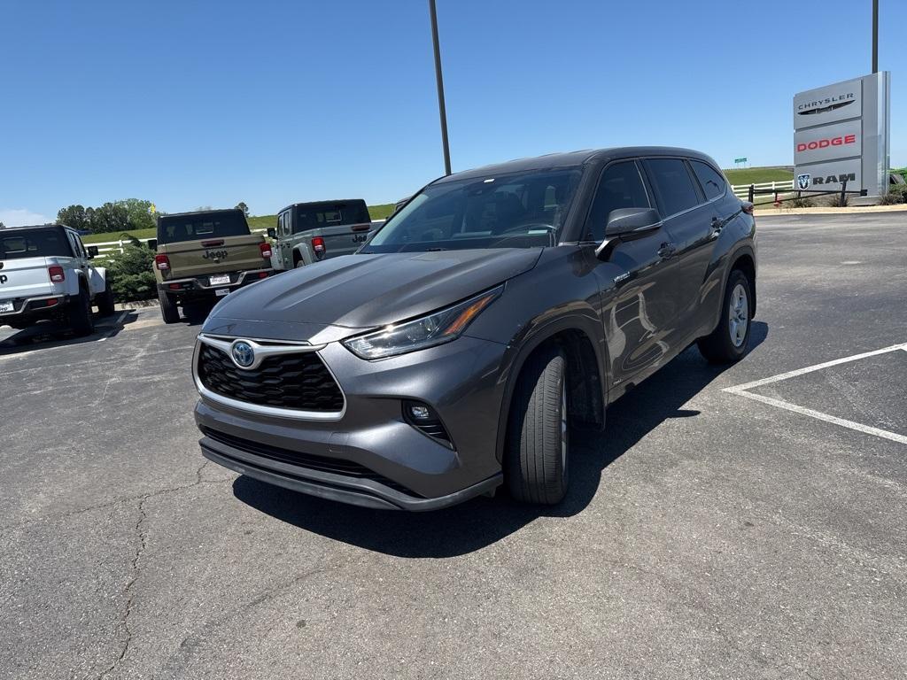 used 2021 Toyota Highlander Hybrid car, priced at $24,995