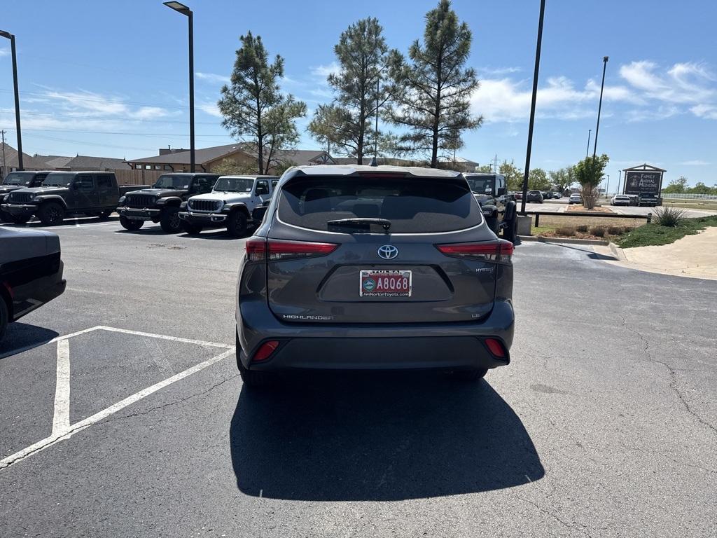 used 2021 Toyota Highlander Hybrid car, priced at $24,995