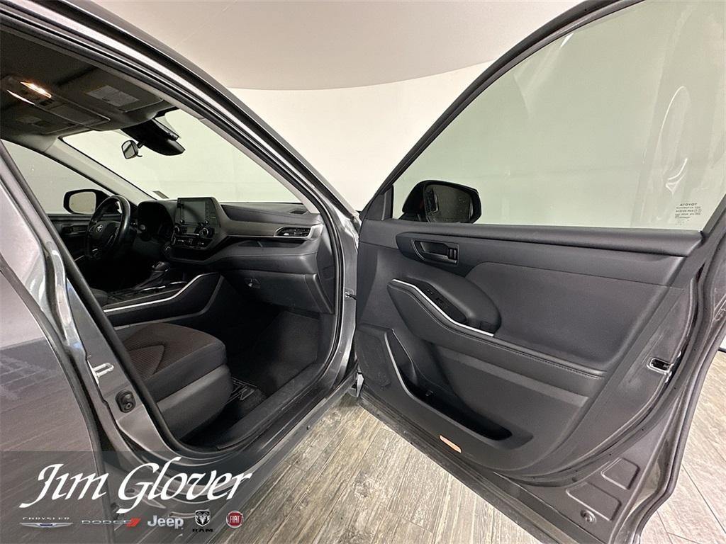 used 2021 Toyota Highlander Hybrid car, priced at $22,591