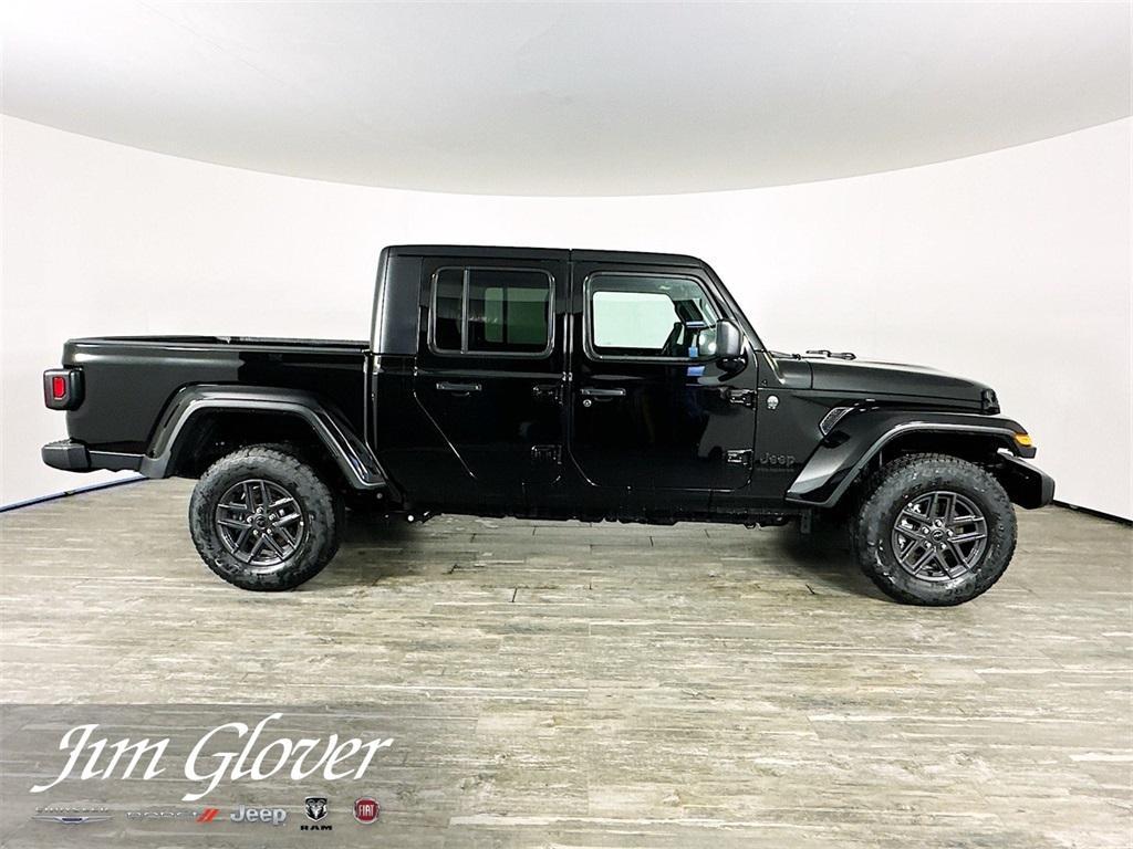 new 2025 Jeep Gladiator car, priced at $45,040