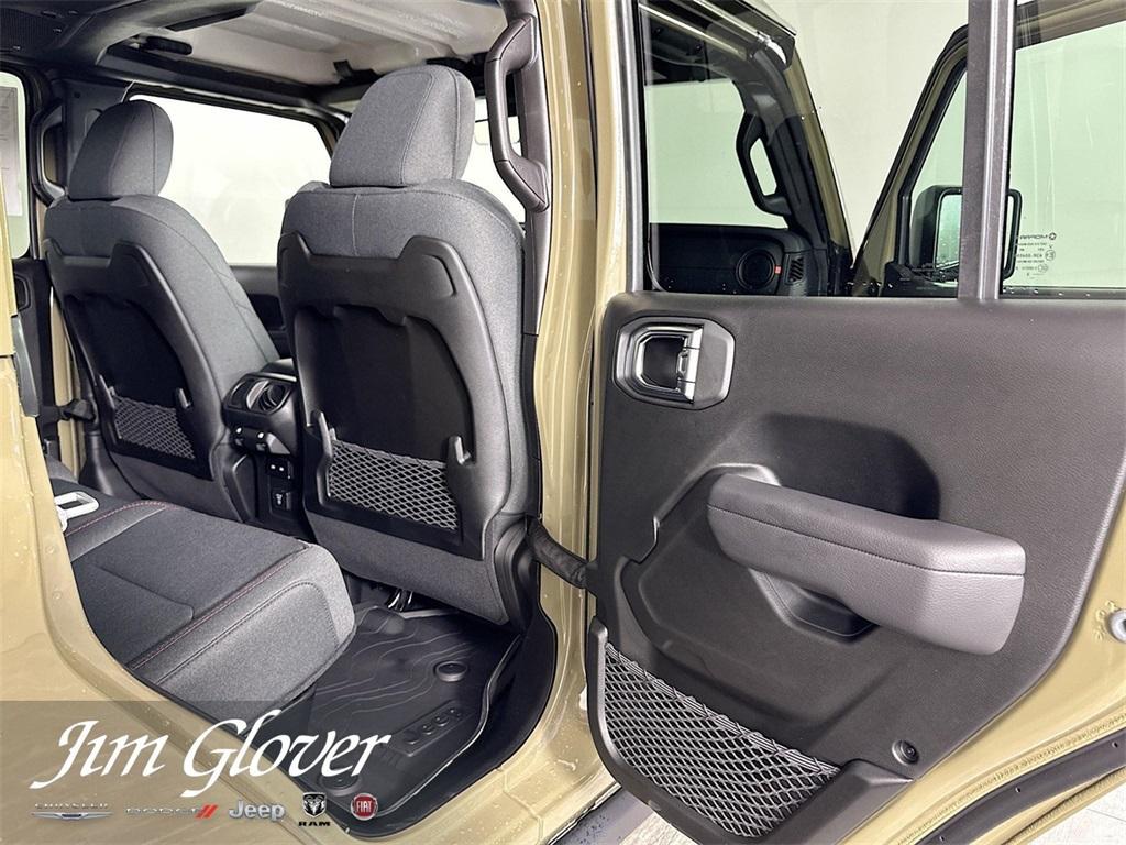 new 2025 Jeep Gladiator car, priced at $51,472