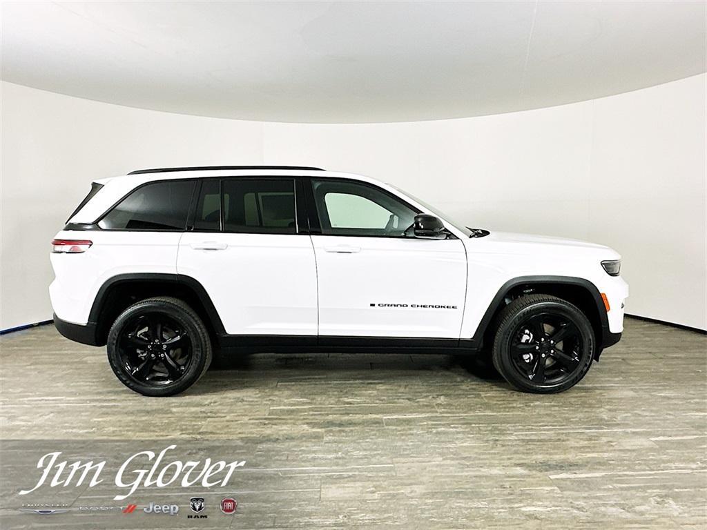 new 2025 Jeep Grand Cherokee car, priced at $41,152