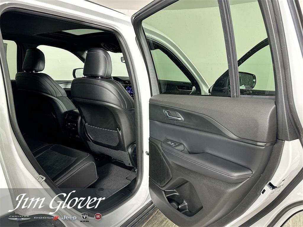 new 2025 Jeep Grand Cherokee car, priced at $41,152