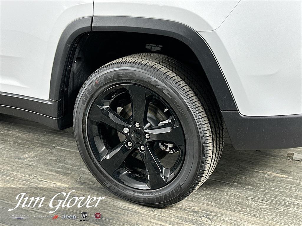 new 2025 Jeep Grand Cherokee car, priced at $41,152