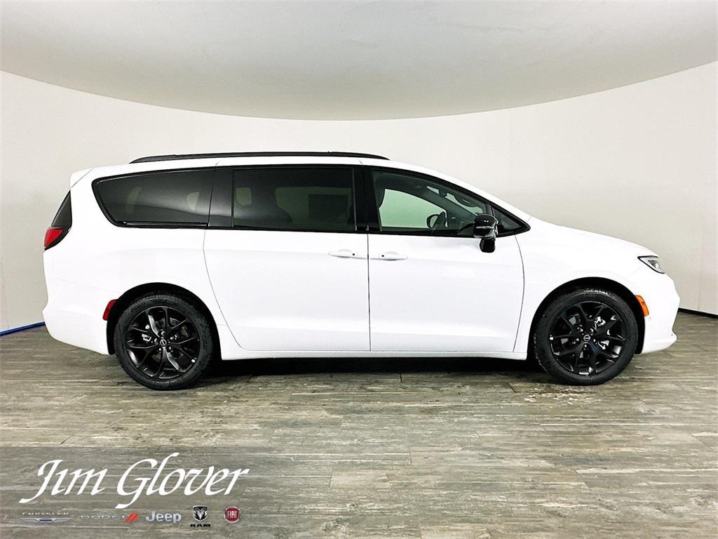 new 2026 Chrysler Pacifica car, priced at $43,118