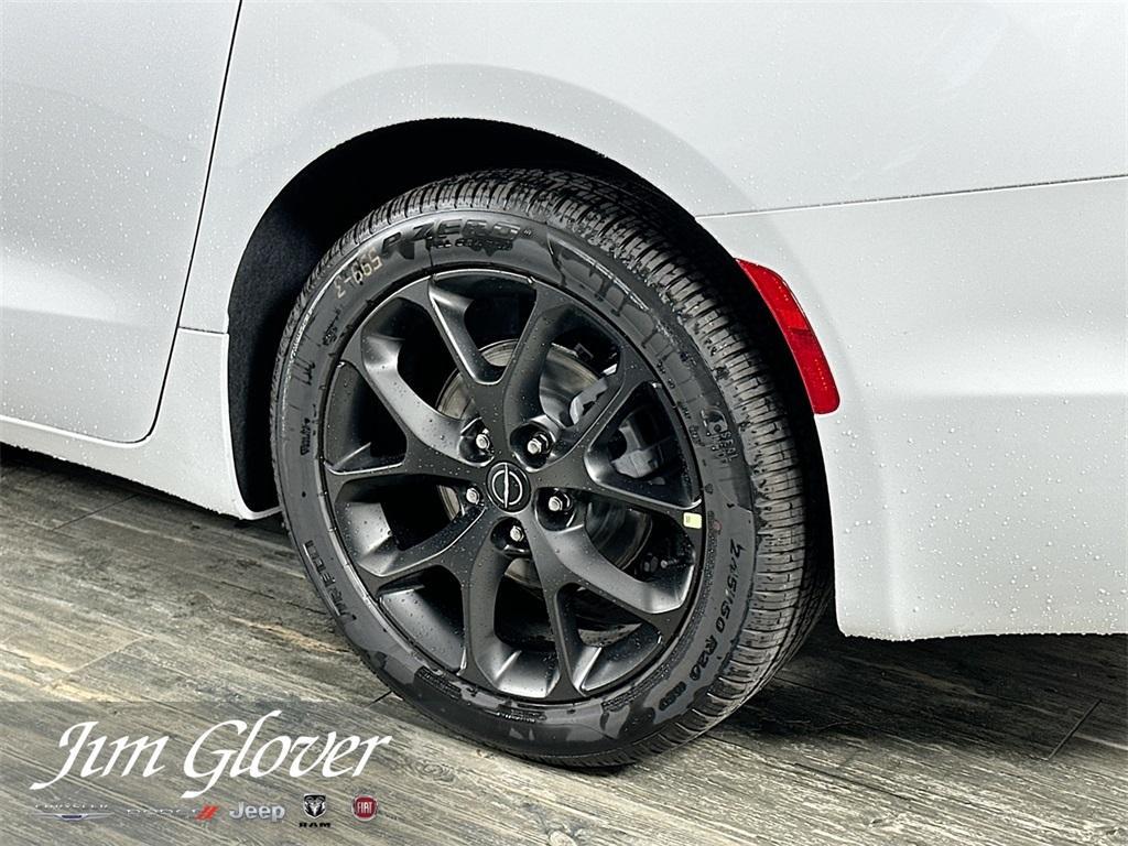 new 2026 Chrysler Pacifica car, priced at $43,118