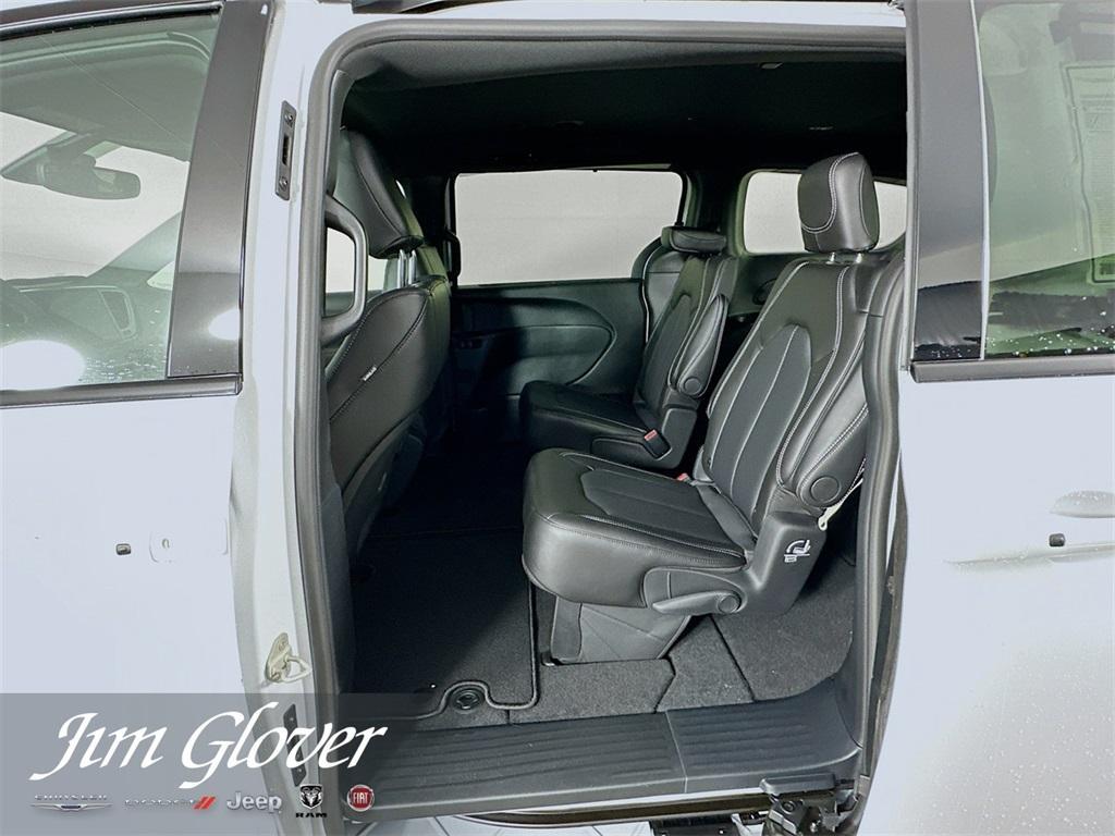 new 2026 Chrysler Pacifica car, priced at $43,118