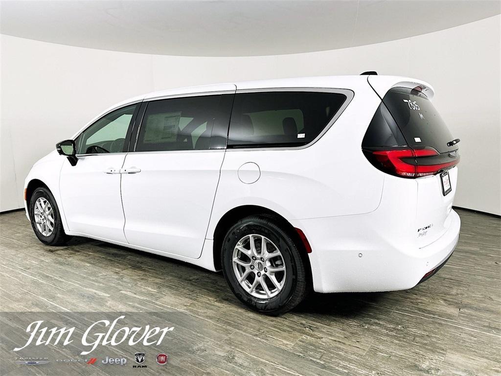 new 2025 Chrysler Pacifica car, priced at $37,923