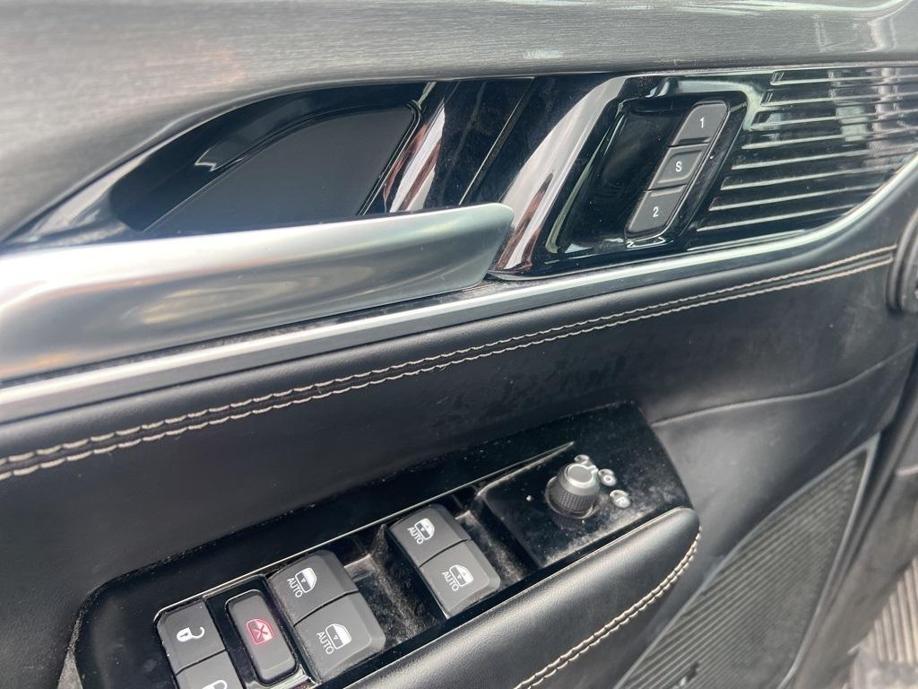 used 2022 Jeep Wagoneer car, priced at $49,289