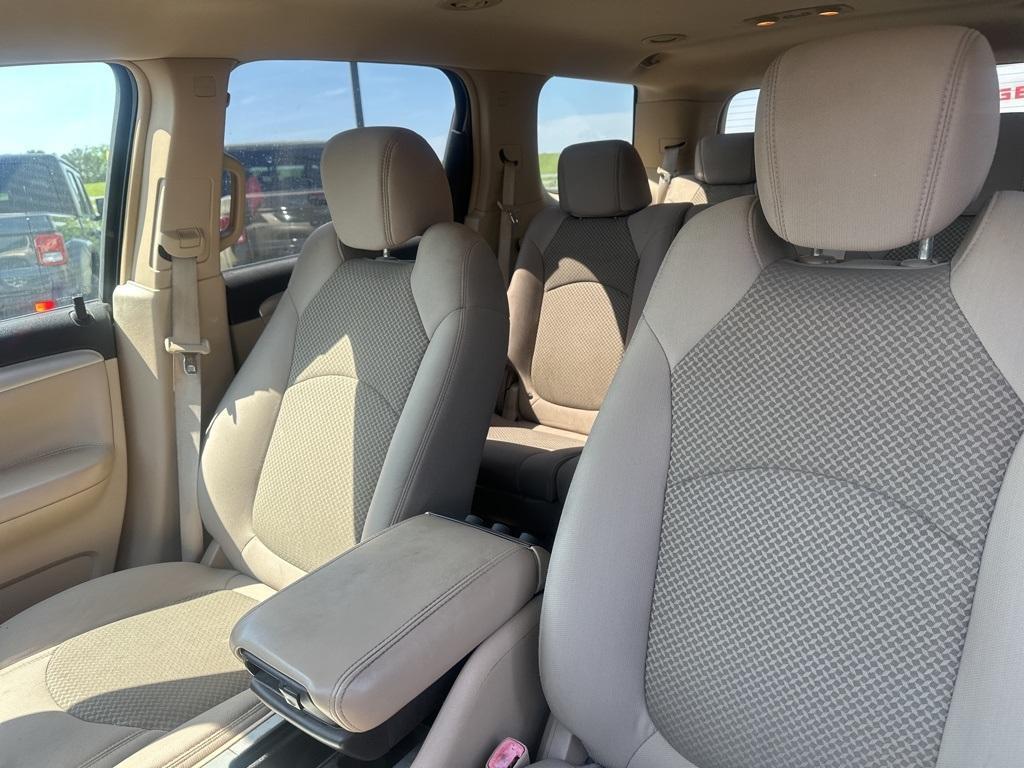 used 2008 Saturn Outlook car, priced at $6,995