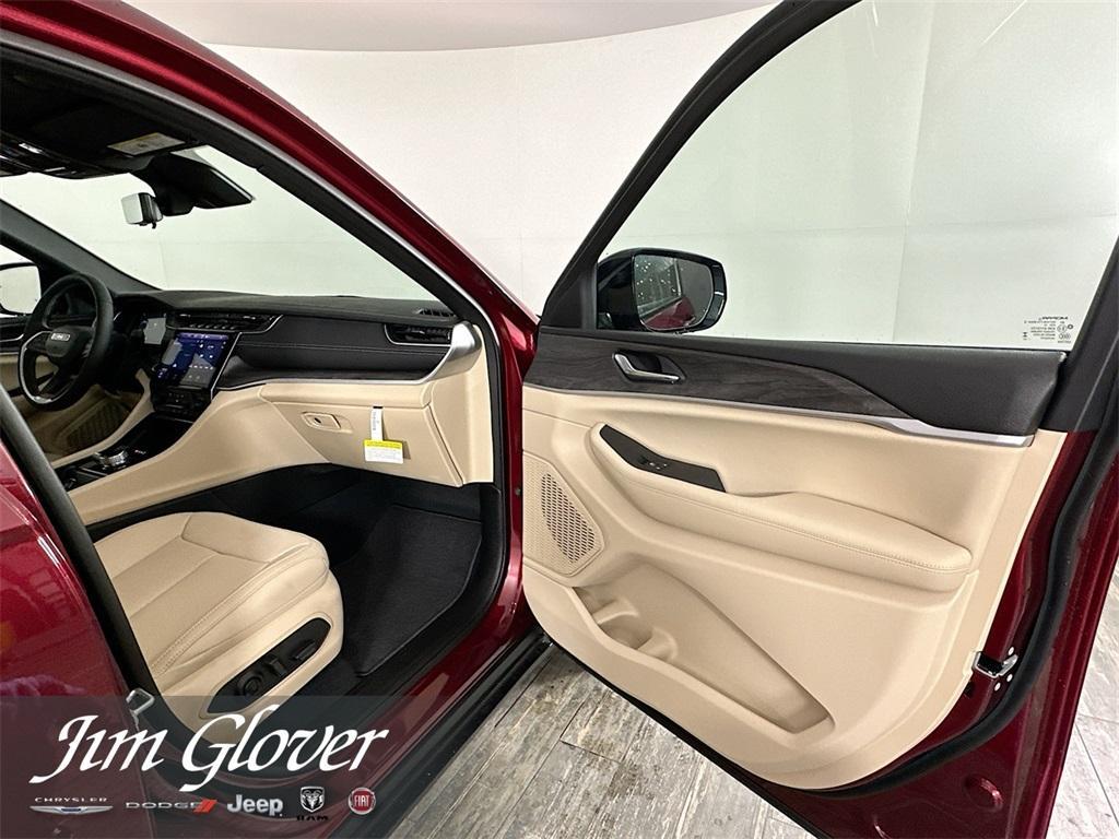 new 2025 Jeep Grand Cherokee L car, priced at $48,667