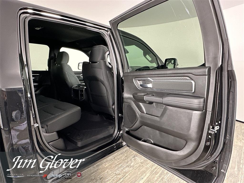 new 2025 Ram 1500 car, priced at $44,621