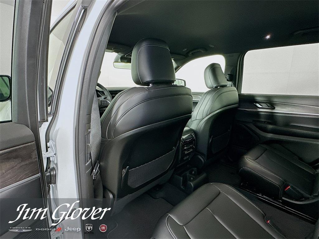 new 2025 Jeep Grand Cherokee L car, priced at $43,182