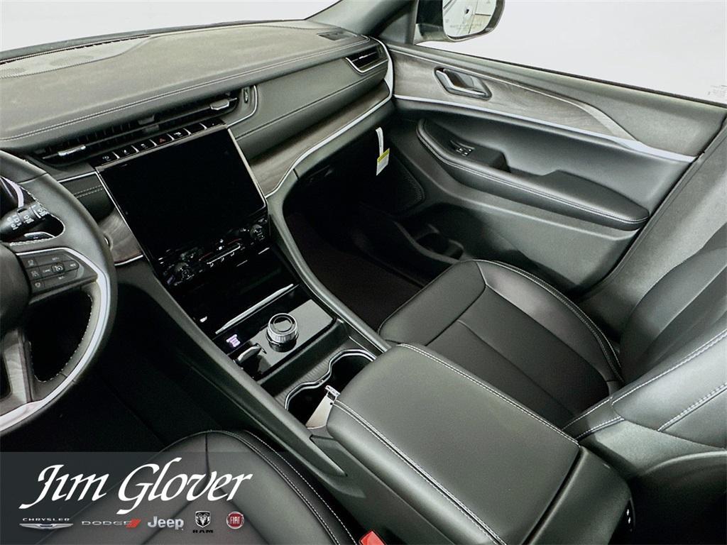 new 2025 Jeep Grand Cherokee L car, priced at $43,182