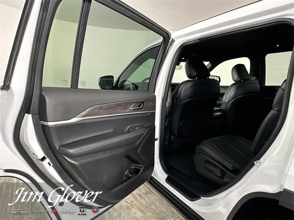 new 2025 Jeep Grand Cherokee L car, priced at $43,182