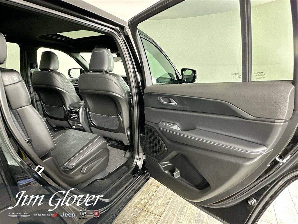 new 2025 Jeep Grand Cherokee L car, priced at $41,638