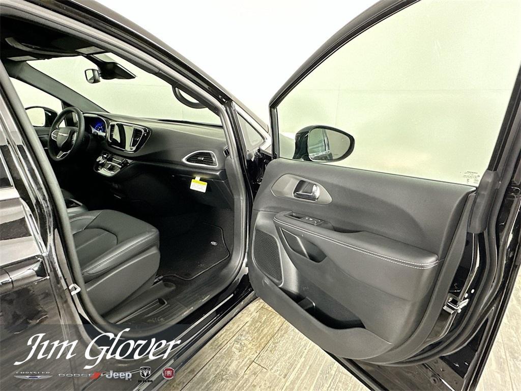 new 2025 Chrysler Voyager car, priced at $36,477