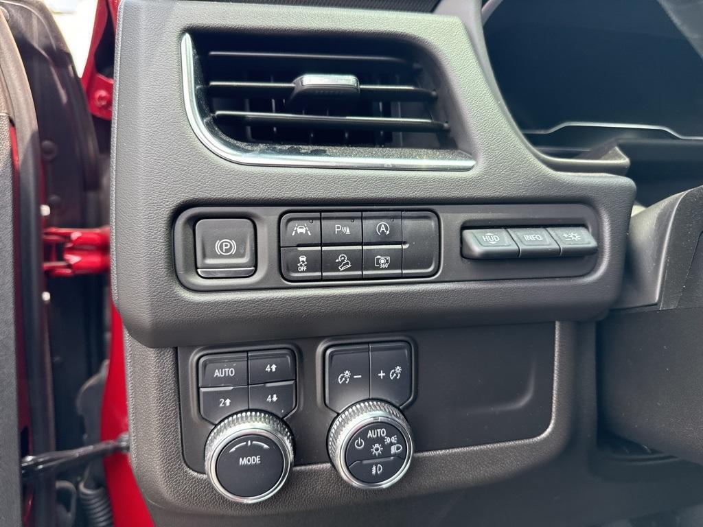 used 2024 GMC Yukon car, priced at $69,989
