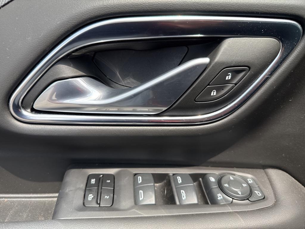 used 2024 GMC Yukon car, priced at $69,989