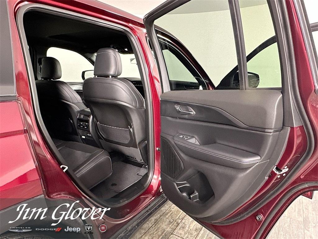 new 2025 Jeep Grand Cherokee car, priced at $41,474